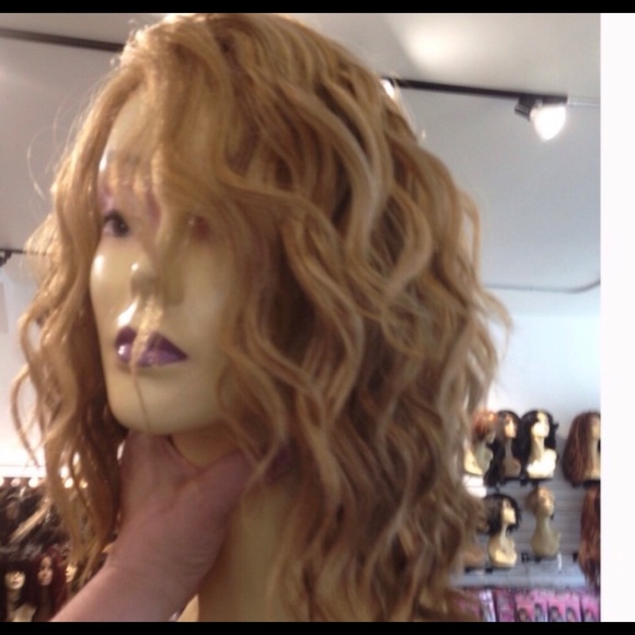 Short blonde mix wavy bob Lacefront Wig 2020 main image 3
